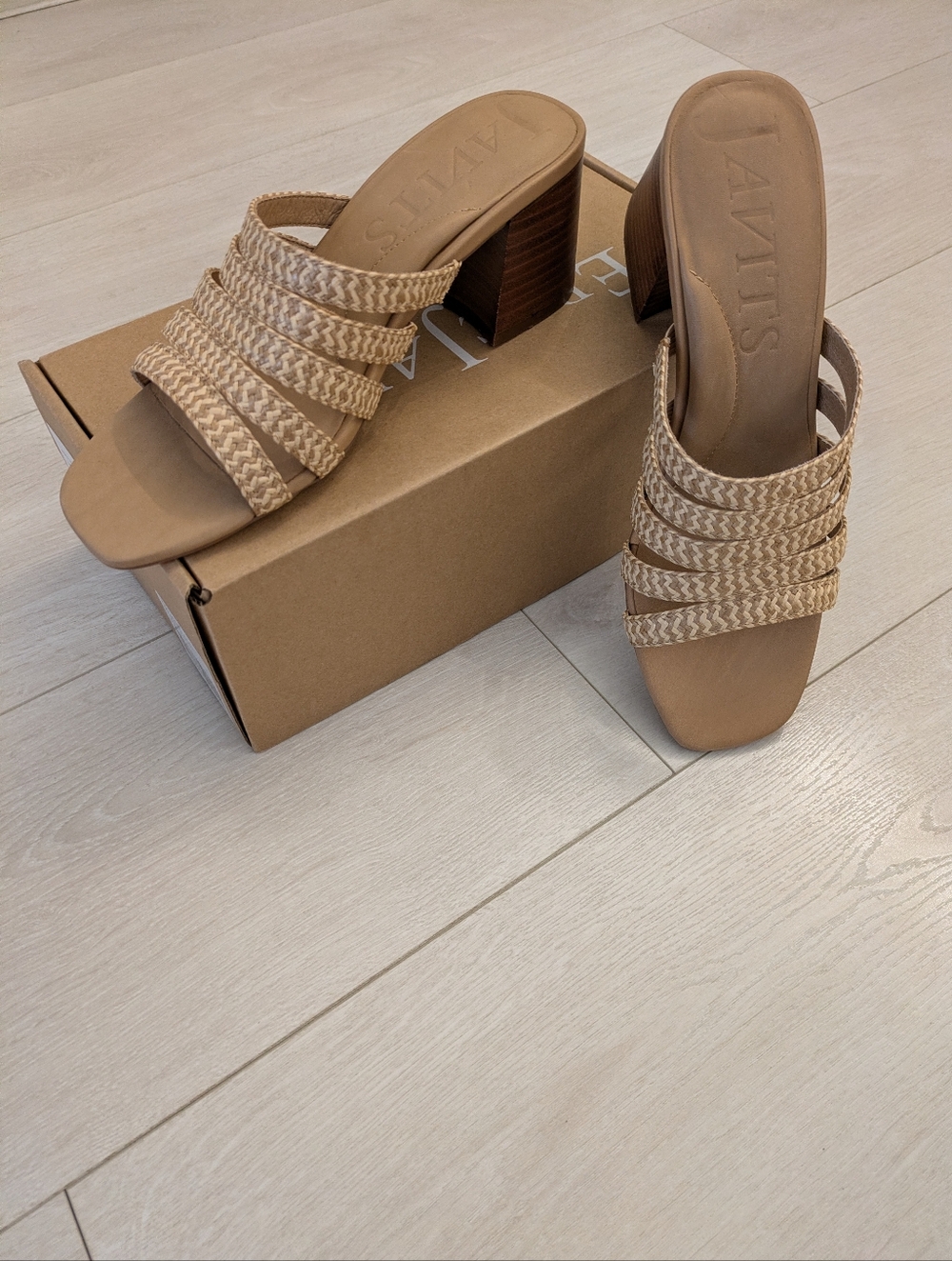 NWOT Eric Javits Peanut Braided Socialite Sandals